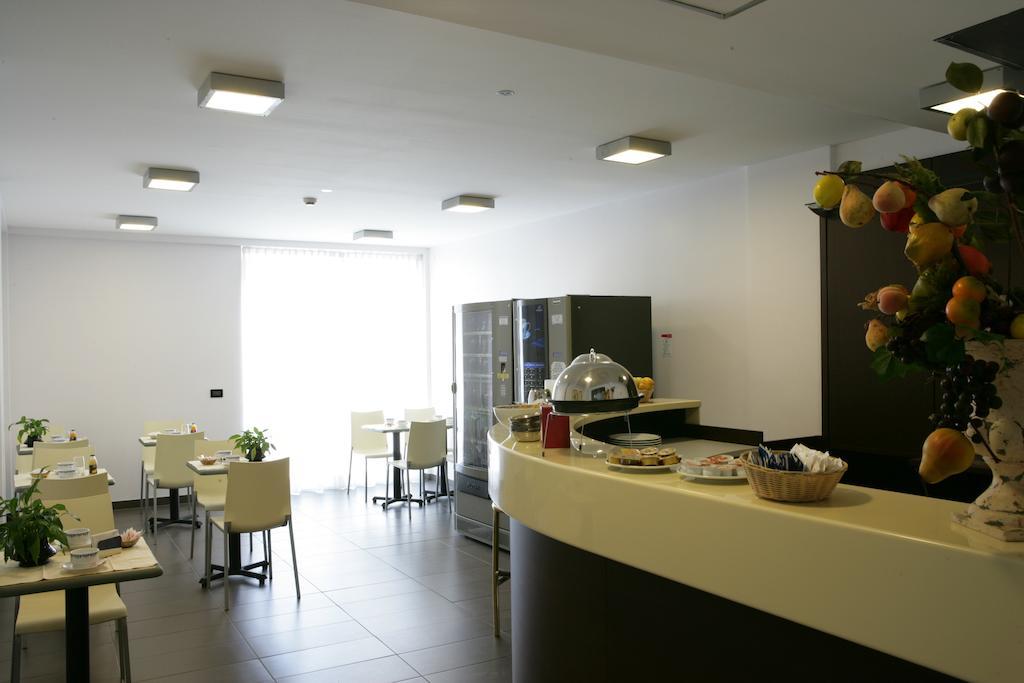 Hotel Sporting Pomezia Restaurant billede